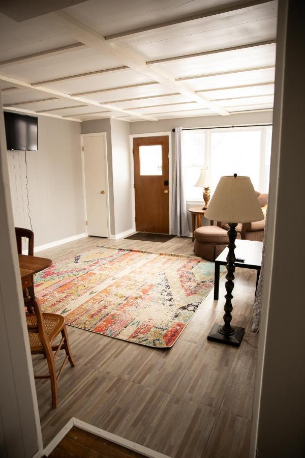 Rustic 2 Bedroom Boho Apartment Laramie Dış mekan fotoğraf